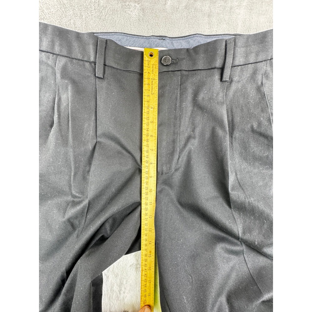 New Dockers Mens 42x30 Signature Khaki Pants Black Pleated Lux Stretch Classic - Picture 5 of 9